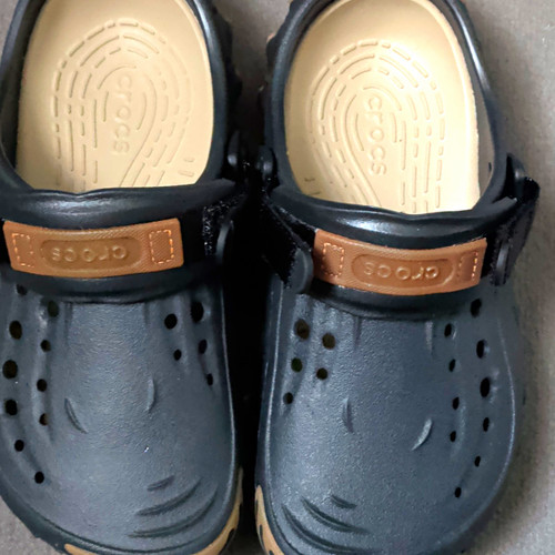Crocs echo gum clog sandals - crocs,