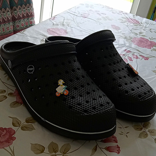 Slip crocs clogs size 11 - slip,